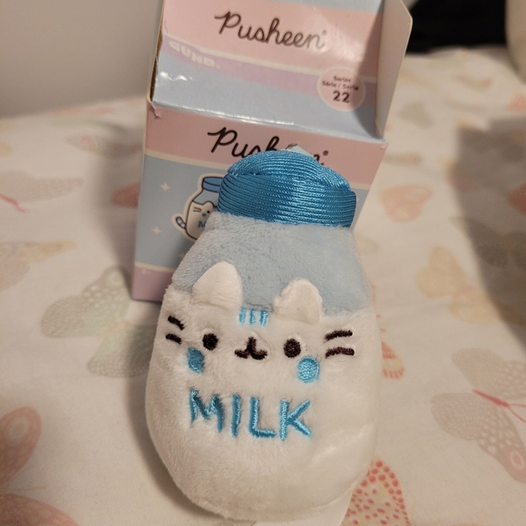 Pusheen Gund Milk Keychain Plush series 22 blind box - Picture 1 of 1